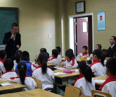 翰林院教育 深耕教辅与咨询，构建全方位教育服务体系